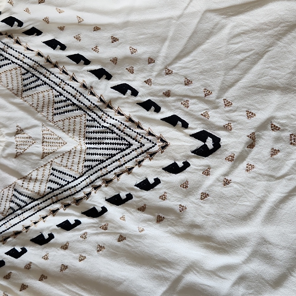 Apt. 9 White Geometric Embroidered Tank Top - Picture 2 of 8